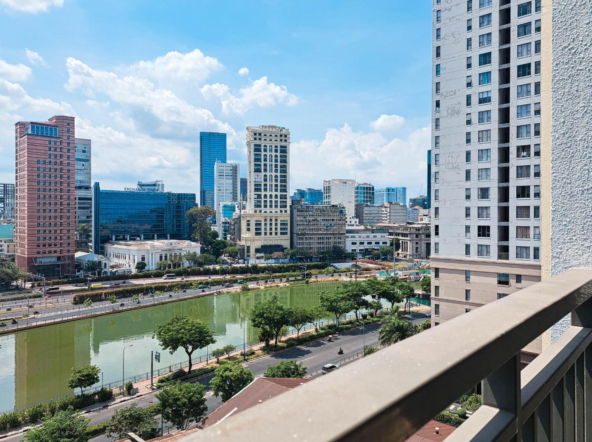 Rem Icon 56 Cbd Apartment - Free Gym & Pool Ho Chi Minh City Exterior photo